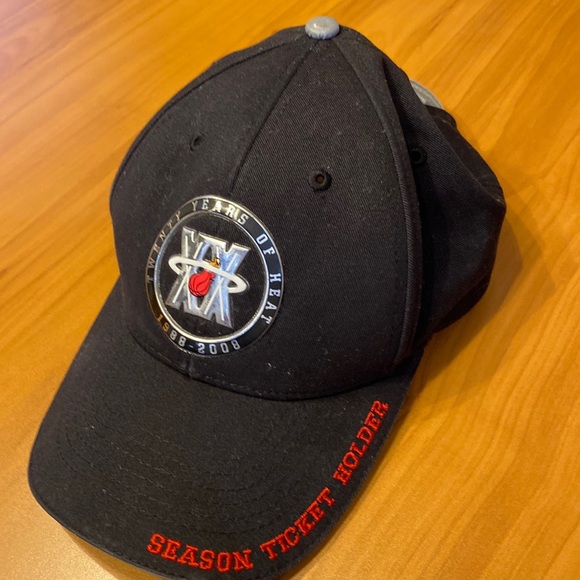 Miami Heat. Hat. 20 years of Heat. 1988-2008 - Picture 1 of 3